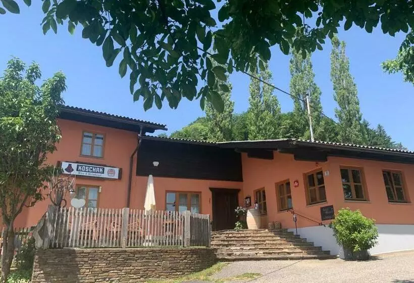 ユースホステル Koschak Wirt & Weinbauer