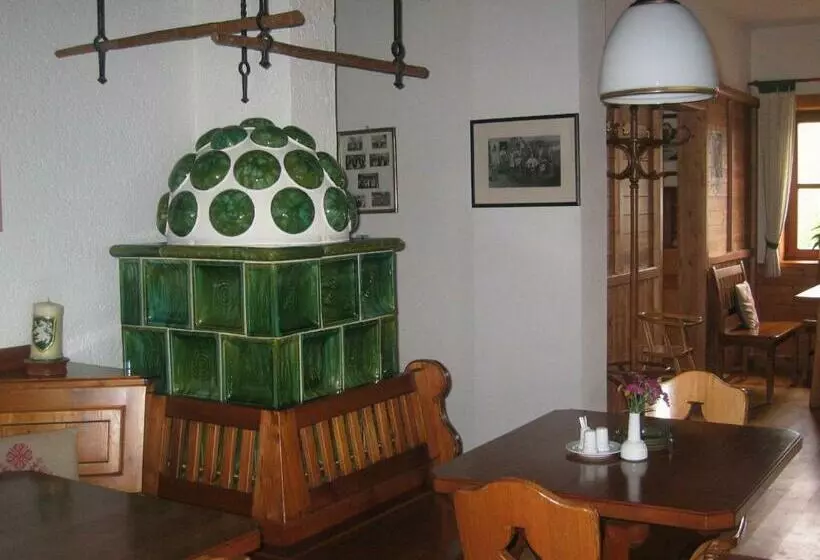 ユースホステル Koschak Wirt & Weinbauer