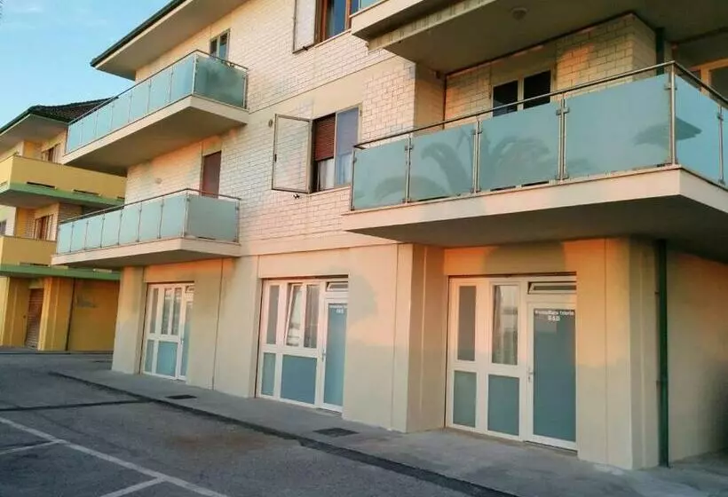 Aamiaismajoitus (B&B) Frontemare Faleria1