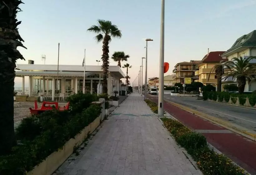 Aamiaismajoitus (B&B) Frontemare Faleria1