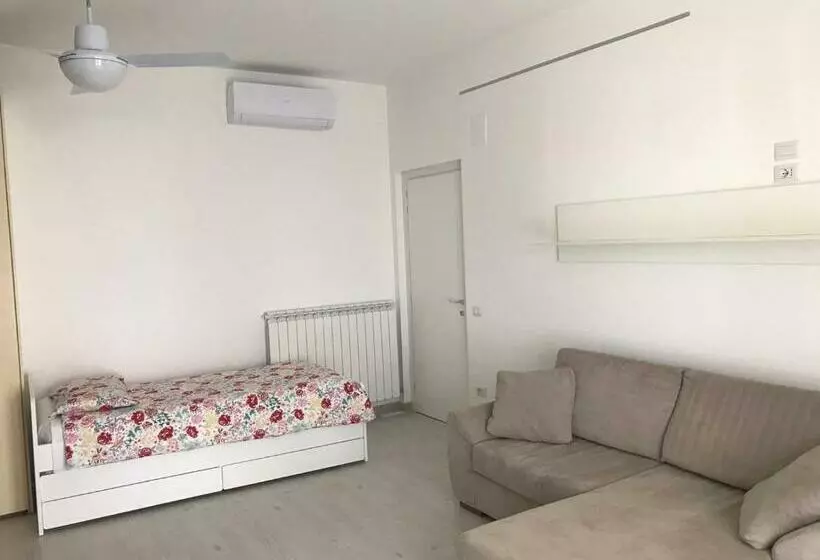 Aamiaismajoitus (B&B) Frontemare Faleria1