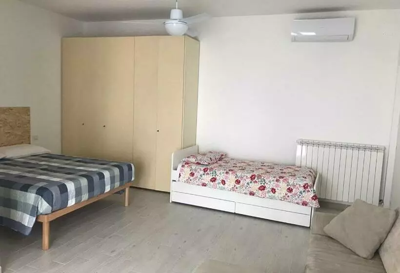 Aamiaismajoitus (B&B) Frontemare Faleria1