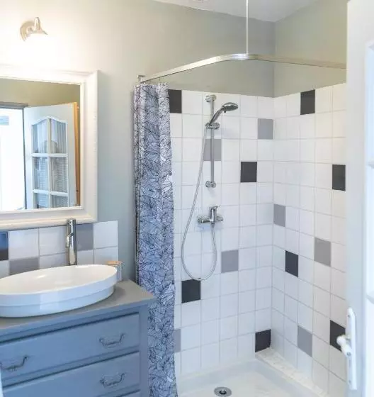 Aamiaismajoitus (B&B) La Bastide De Canaules