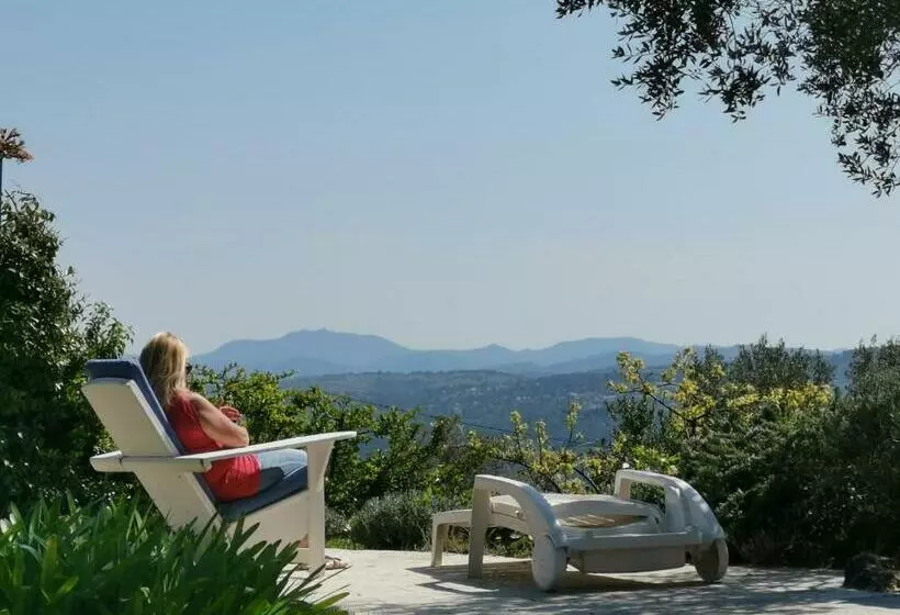 ベッドアンドブレックファースト Le Nid Des Arts