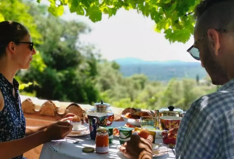 ベッドアンドブレックファースト Le Nid Des Arts