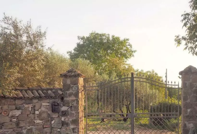 Aamiaismajoitus (B&B) Lo Scoiattolo