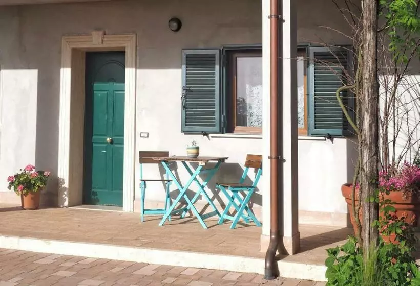 Aamiaismajoitus (B&B) Lo Scoiattolo