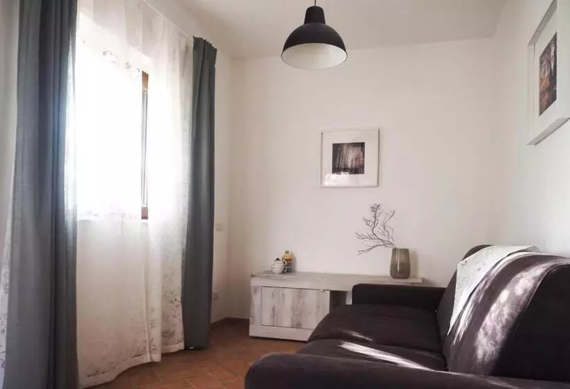 Aamiaismajoitus (B&B) Lo Scoiattolo