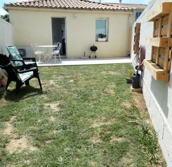 پانسیون Gite Des Arènes