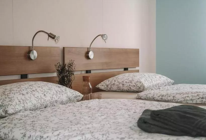 پانسیون Neb Thun Lodge`s Appartement 1 Hilterfingen Ringstrasse 6
