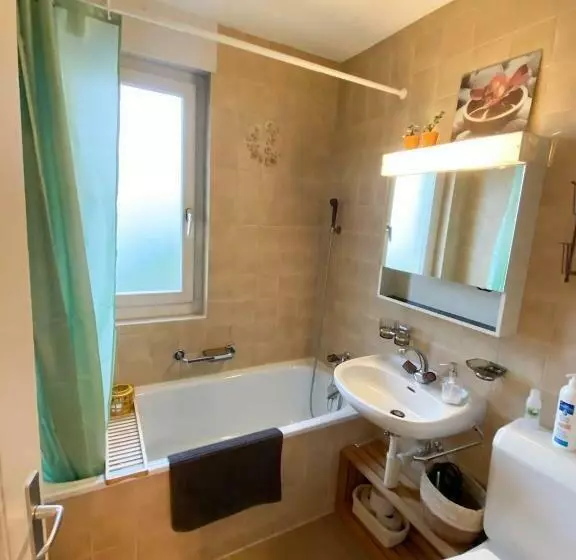 پانسیون Neb Thun Lodge`s Appartement 1 Hilterfingen Ringstrasse 6