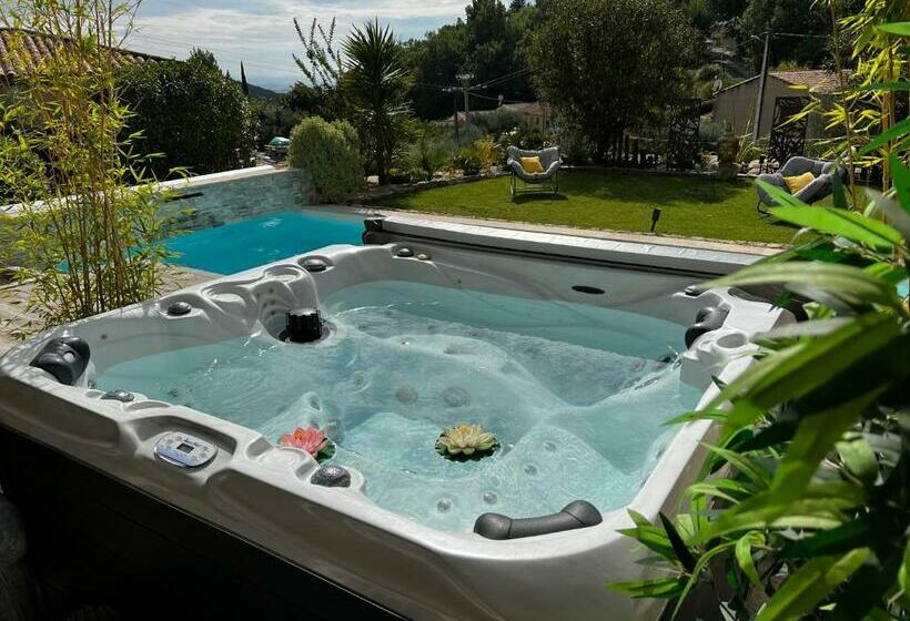 ベッドアンドブレックファースト Suite Romantique Le Temps D Un Instant Loveroom Hammam Jacuzzi Piscine