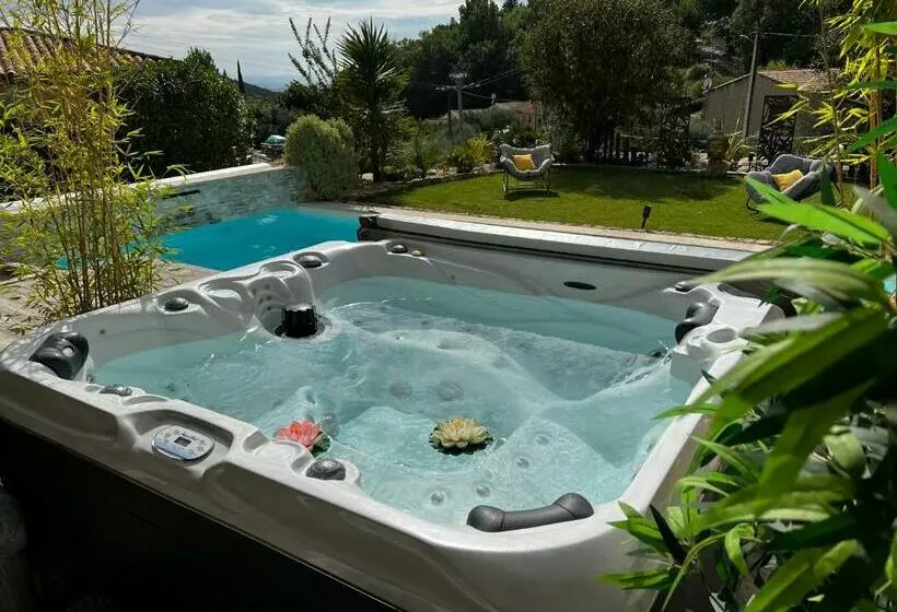 ベッドアンドブレックファースト Suite Romantique Le Temps D Un Instant Loveroom Hammam Jacuzzi Piscine