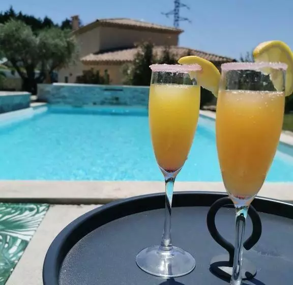 ベッドアンドブレックファースト Suite Romantique Le Temps D Un Instant Loveroom Hammam Jacuzzi Piscine