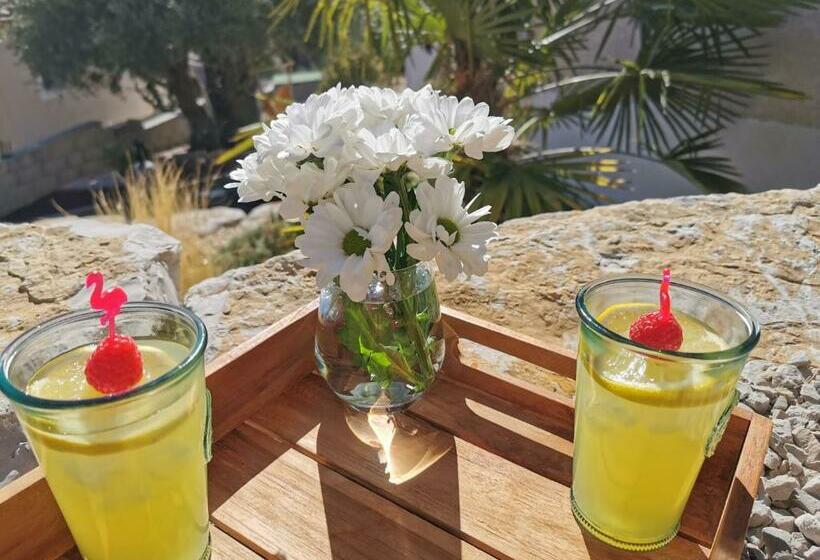 ベッドアンドブレックファースト Suite Romantique Le Temps D Un Instant Loveroom Hammam Jacuzzi Piscine