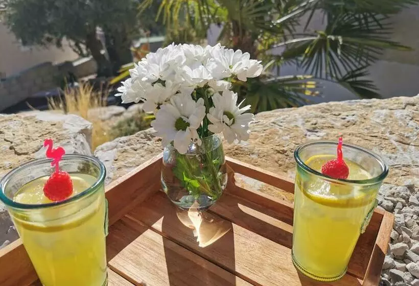 ベッドアンドブレックファースト Suite Romantique Le Temps D Un Instant Loveroom Hammam Jacuzzi Piscine