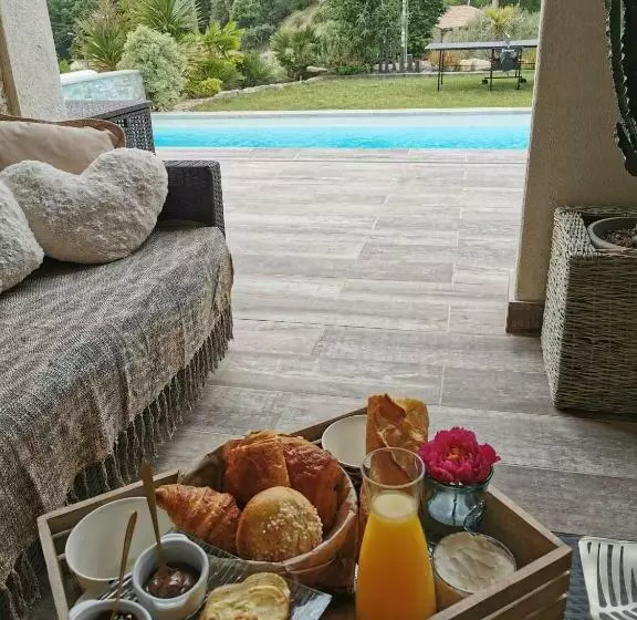 ベッドアンドブレックファースト Suite Romantique Le Temps D Un Instant Loveroom Hammam Jacuzzi Piscine