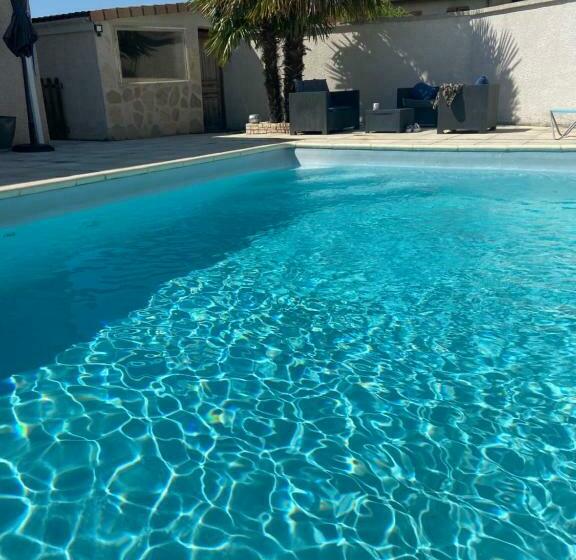 Bed & Breakfast Maison Entière 4 Lits 8 Pl Avec Jacuzzi Proche Du Safari De Peaugres