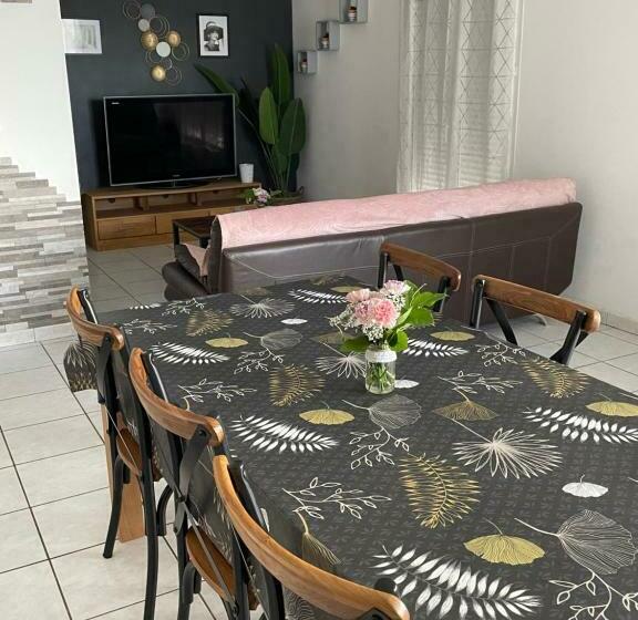 Bed & Breakfast Maison Entière 4 Lits 8 Pl Avec Jacuzzi Proche Du Safari De Peaugres