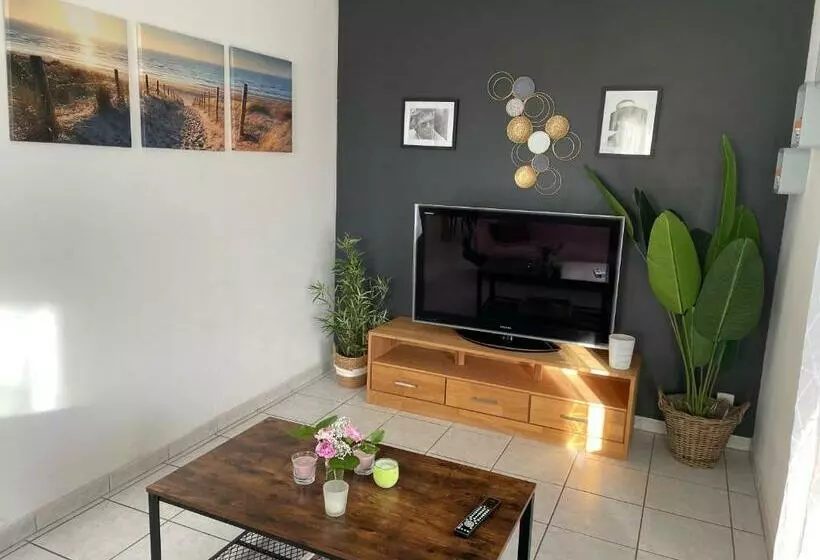 ベッドアンドブレックファースト Maison Entière 4 Lits 8 Pl Avec Jacuzzi Proche Du Safari De Peaugres