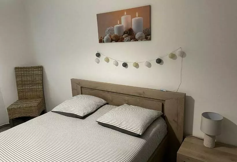 ベッドアンドブレックファースト Maison Entière 4 Lits 8 Pl Avec Jacuzzi Proche Du Safari De Peaugres