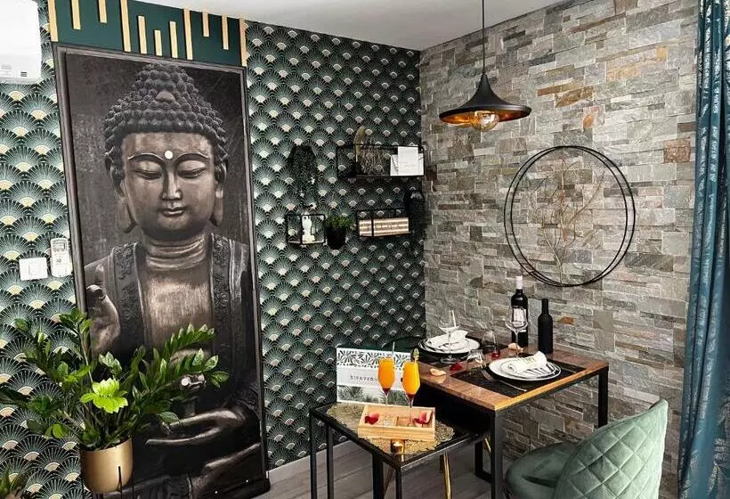 ベッドアンドブレックファースト Suite Romantique Le Temps D Un Instant Loveroom Hammam Jacuzzi Piscine