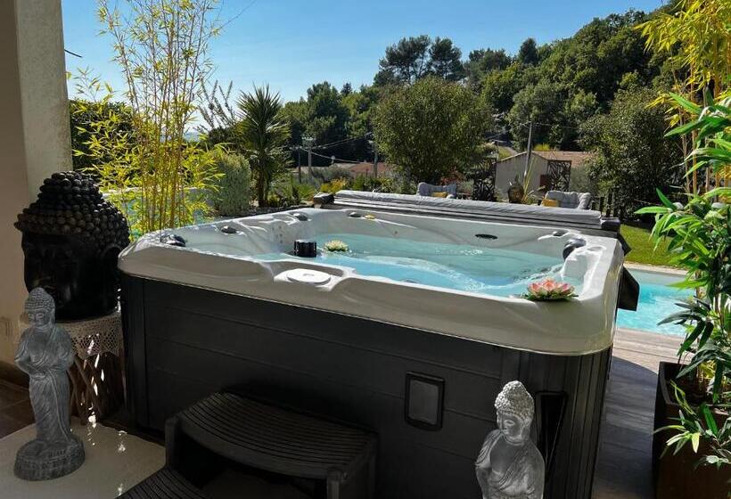 ベッドアンドブレックファースト Suite Romantique Le Temps D Un Instant Loveroom Hammam Jacuzzi Piscine