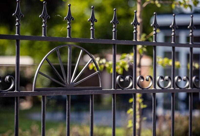 ホテル Burgemeesterhuys