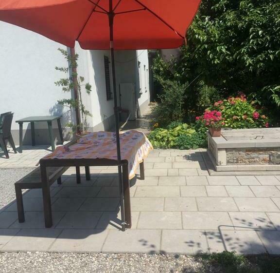 Hostel Sezanalokev B&b