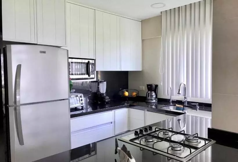 Marina Suites By Andiani Travel