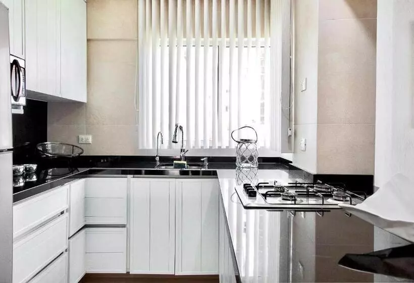 Marina Suites By Andiani Travel