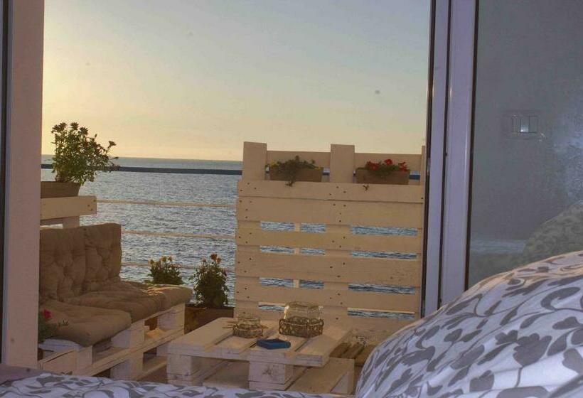 پانسیون Sea View Life