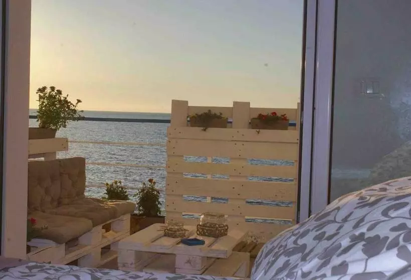 Majatalo Sea View Life