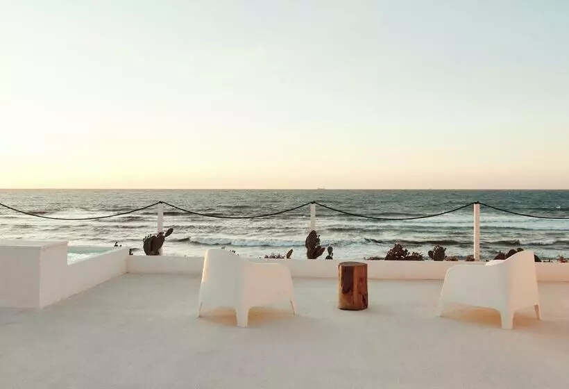 Majatalo Sea View Life