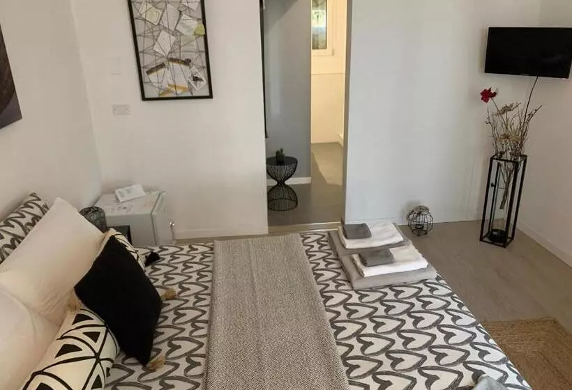 Majatalo Sea View Life