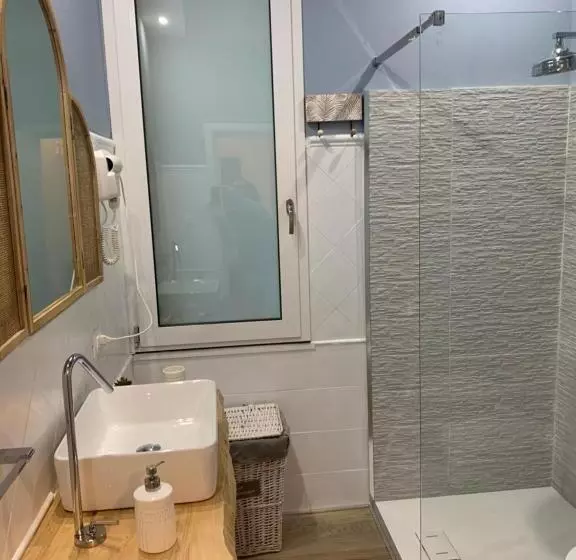 Majatalo Sea View Life