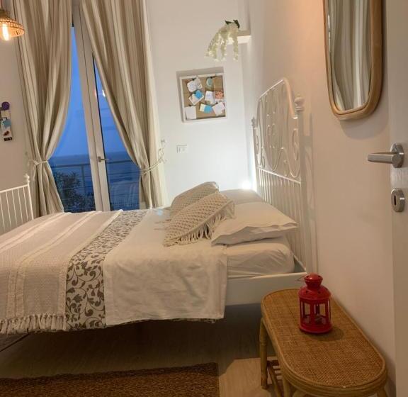 پانسیون Sea View Life