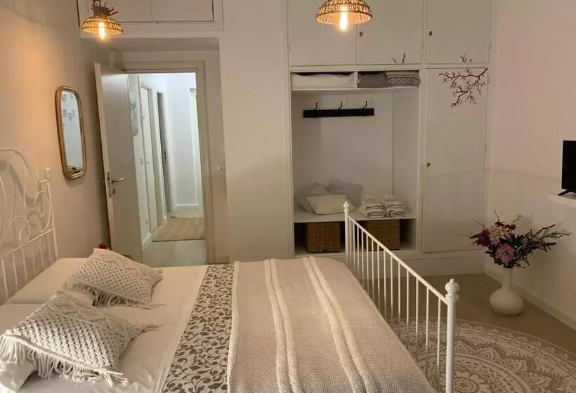 Majatalo Sea View Life