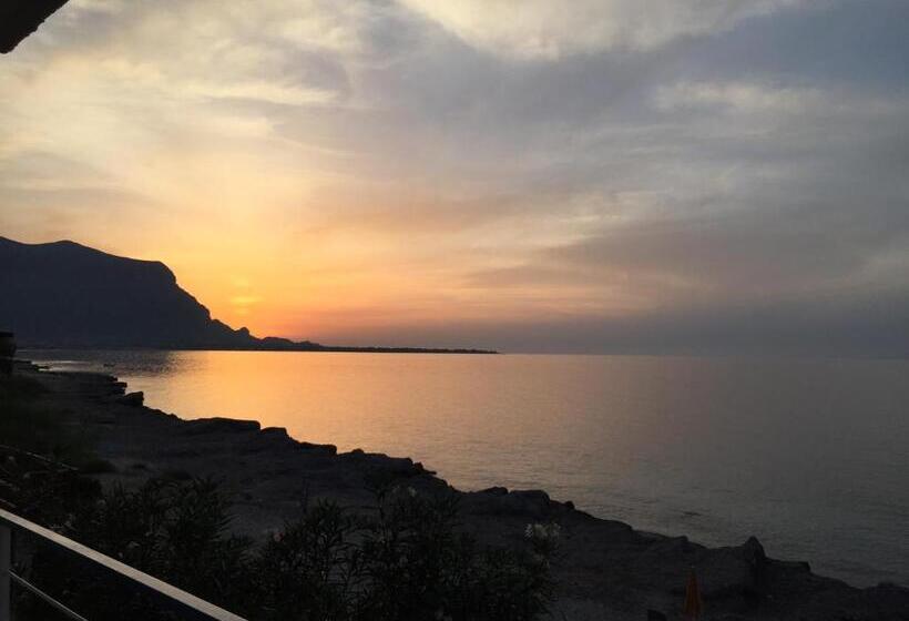 پانسیون Sea View Life