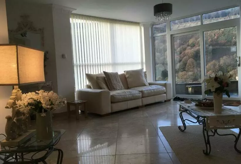 ベッドアンドブレックファースト Rowan House Bed Breakfast Main House & Self Contained Self Catering Apartment