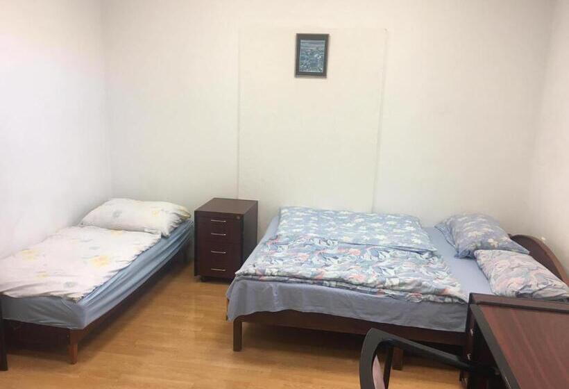 호스텔 Göncölház