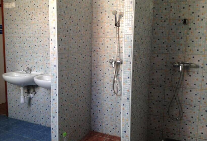 호스텔 Göncölház