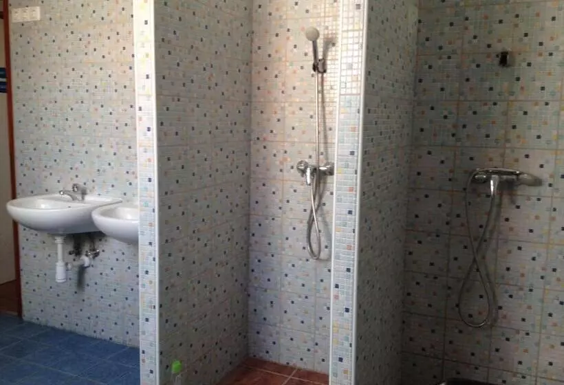 ユースホステル Göncölház