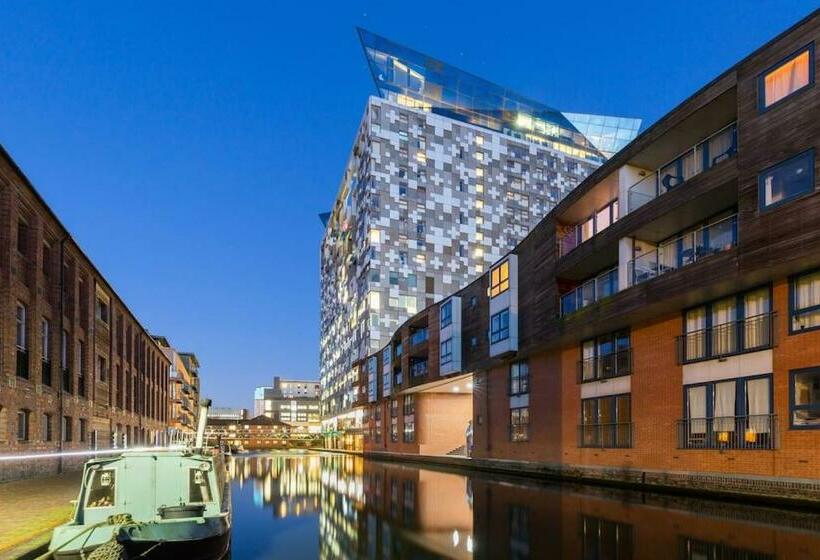 צימר City Bed With View