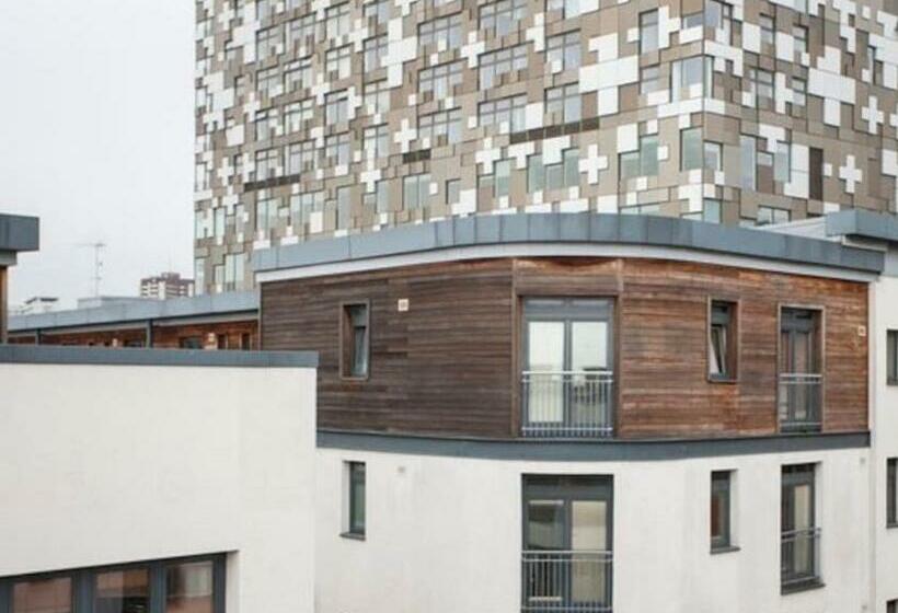 צימר City Bed With View