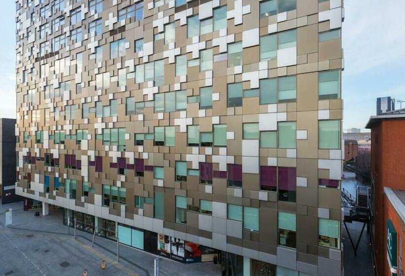 צימר City Bed With View