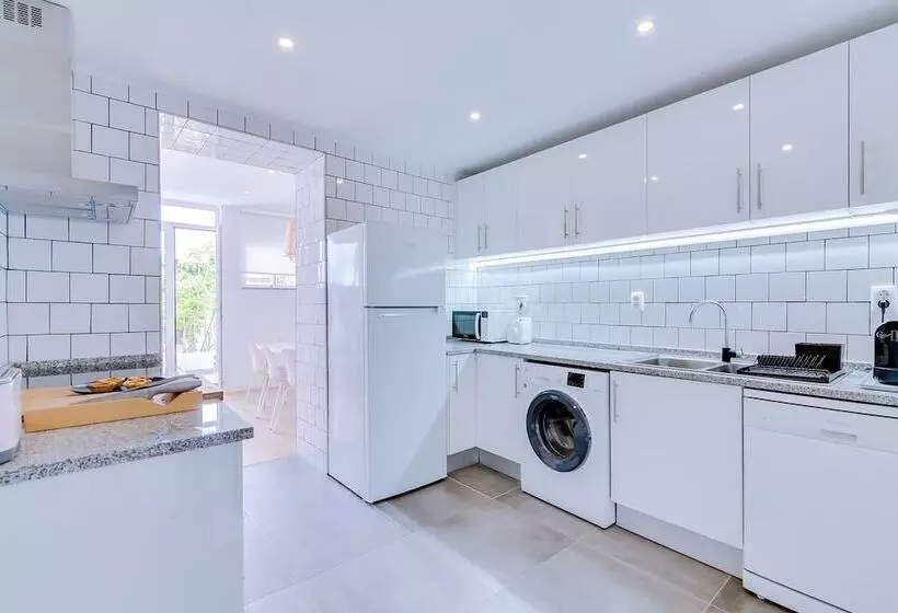 تختخواب و صبحانه Groundfloor