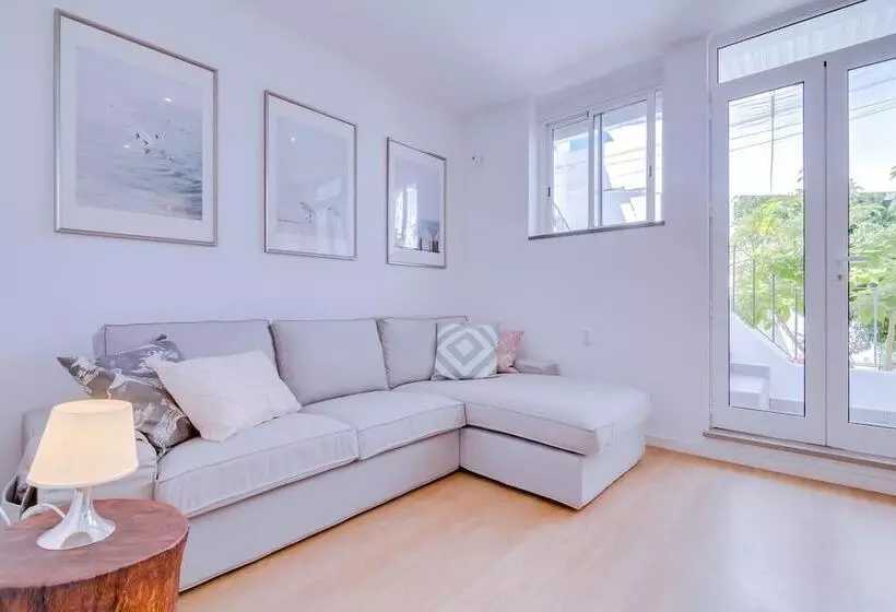 تختخواب و صبحانه Groundfloor