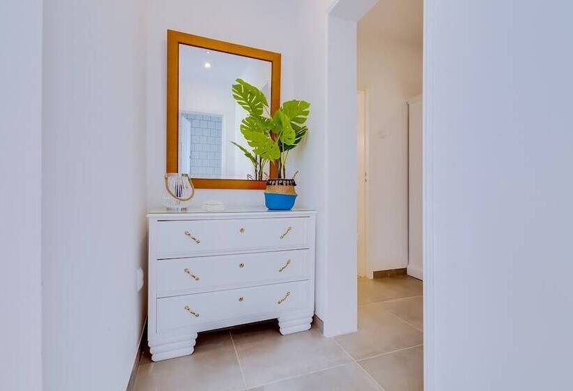 تختخواب و صبحانه Groundfloor