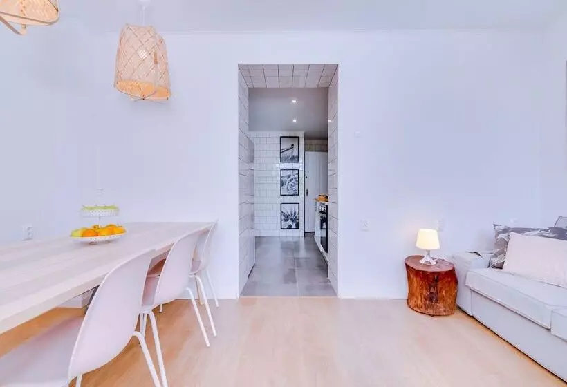 تختخواب و صبحانه Groundfloor